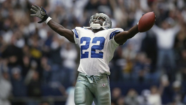 IRVING, TX - OCTOBER 27:   Running Back Emmitt Smith #22 of the Dallas Cowboys celebrates beating the NFL rushing record during the NFL game against the Seattle Seahawks at Texas Stadium on October 27, 2002 in Irving, Texas. The Seahawks defeated the Cowboys 17-14. (Photo by Ronald Martinez/Getty Images)